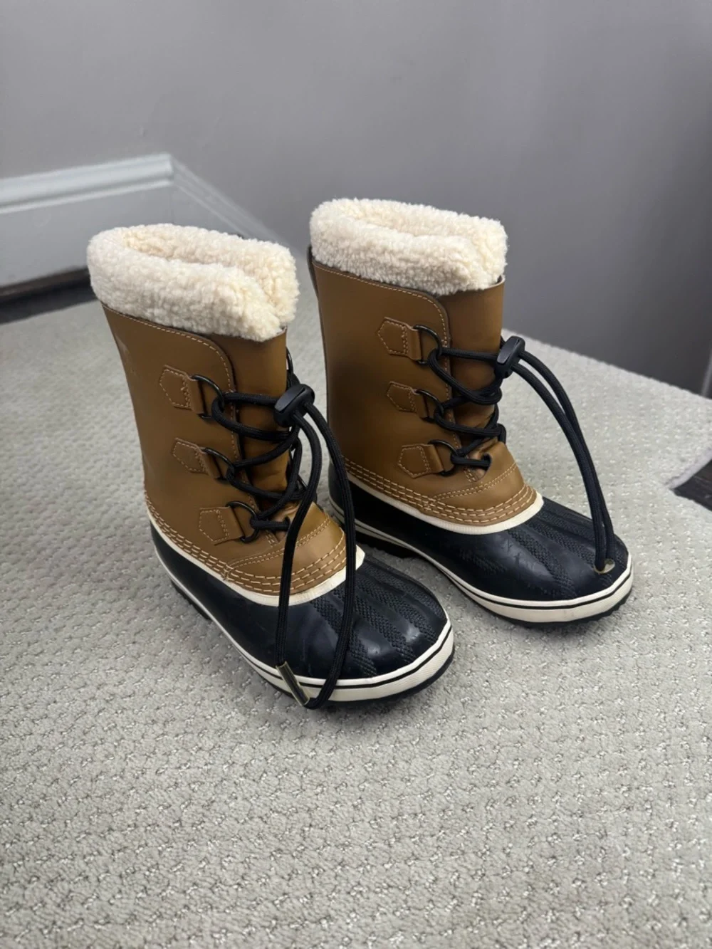 Sorel Kids Waterproof Winter Boots Lace up Brown Black Snow Boots Size 1